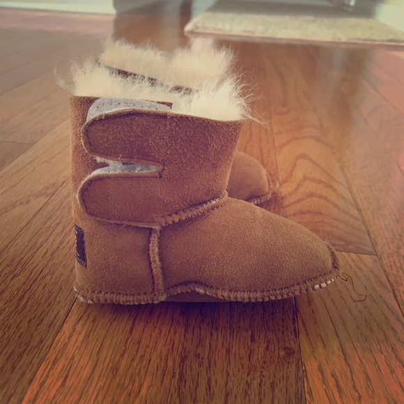 Baby Unisex Ugg Booties (Authentic) - Picture 1 of 7